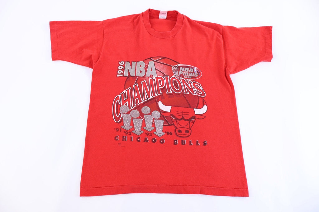 1996 Chicago Bulls Basketball NBA Champions T-shirt product image 1