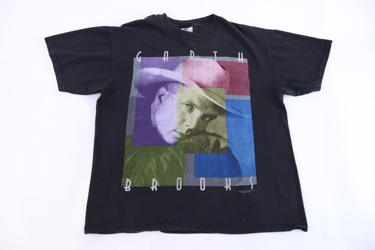 1998 Garth Brooks Graphic T-shirt product image 1