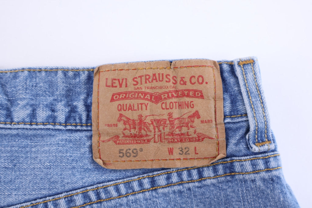 Levi's 569 Medium Wash Denim Shorts product image 3