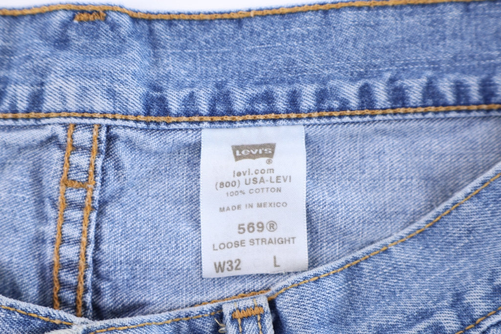 Levi's 569 Medium Wash Denim Shorts product image 4