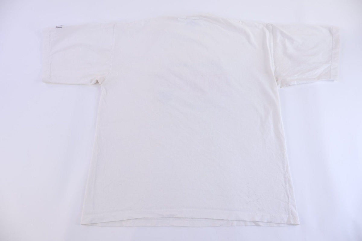 Vintage Chicago Bulls Basketball Embroidered T-shirt product image 2